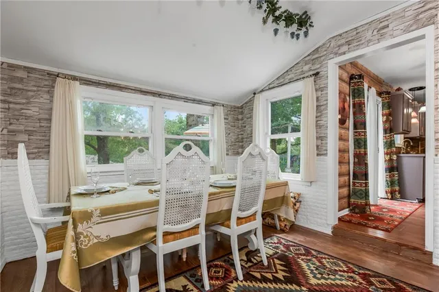 $345,000 | 5521 North Wayne Avenue, Kansas City, MO 64118