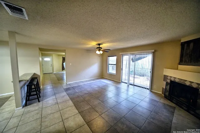 $1,500 | 12918 Hunters Moon, San Antonio, TX 78249
