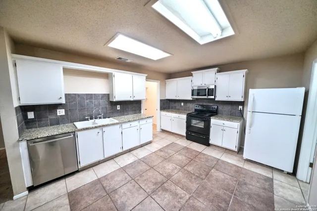 $1,500 | 12918 Hunters Moon, San Antonio, TX 78249