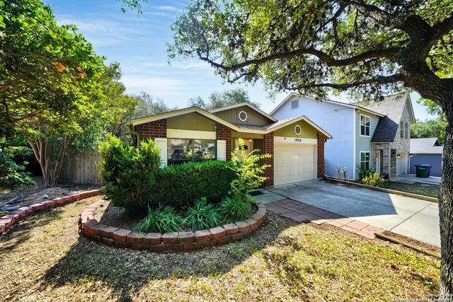 $1,500 | 12918 Hunters Moon, San Antonio, TX 78249