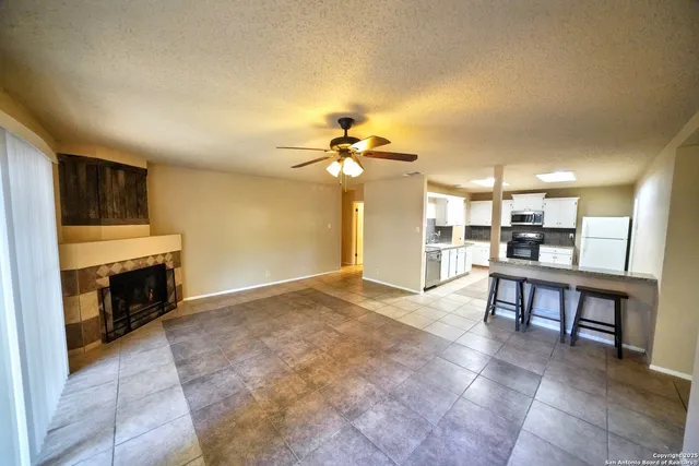 $1,500 | 12918 Hunters Moon, San Antonio, TX 78249