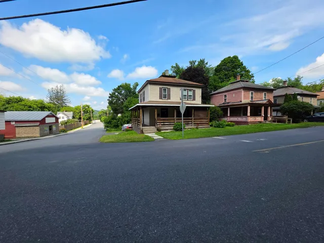 $250,000 | 98 Merchant Street, Barre, VT 05641