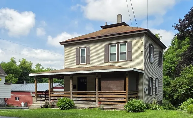$250,000 | 98 Merchant Street, Barre, VT 05641