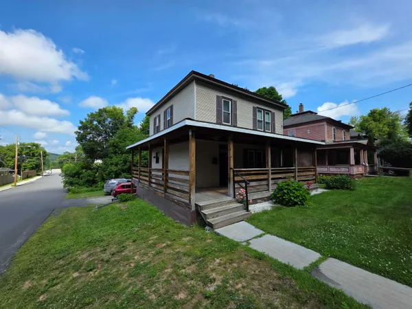 $250,000 | 98 Merchant Street, Barre, VT 05641