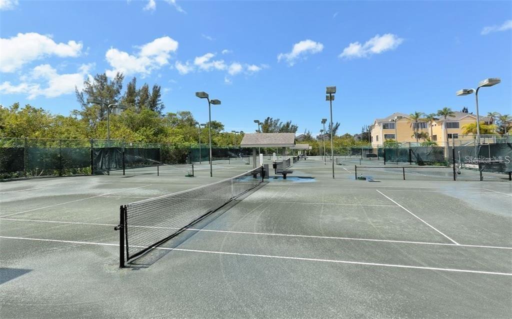 655 Cedars Court, Unit 655 Longboat Key, FL 34228 - Photo 17 of 22