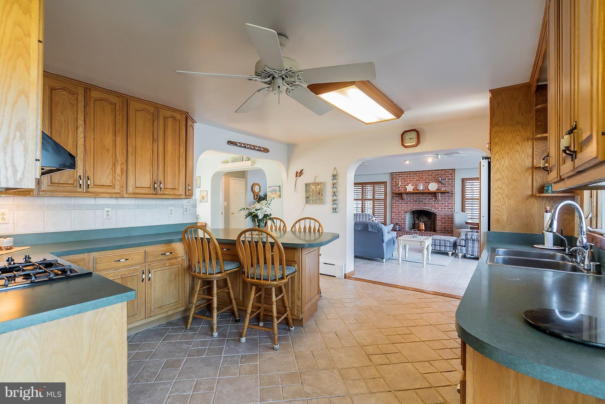 1958 Poplar Ridge Road Pasadena, MD 21122 - Photo 12 of 30 Kitchen w/walk-in pantry is adjacent to great room