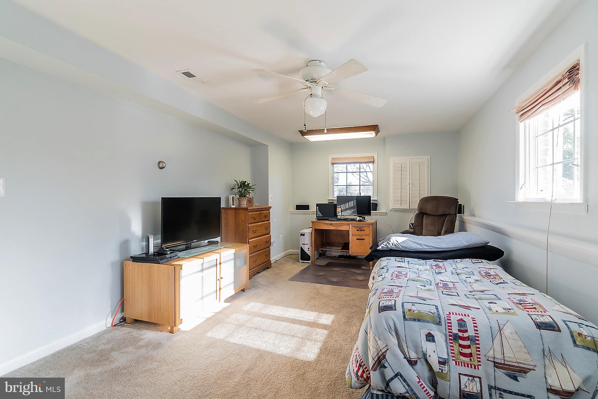 1958 Poplar Ridge Road Pasadena, MD 21122 - Photo 22 of 30 Bedroom on LL with full bath nearby
