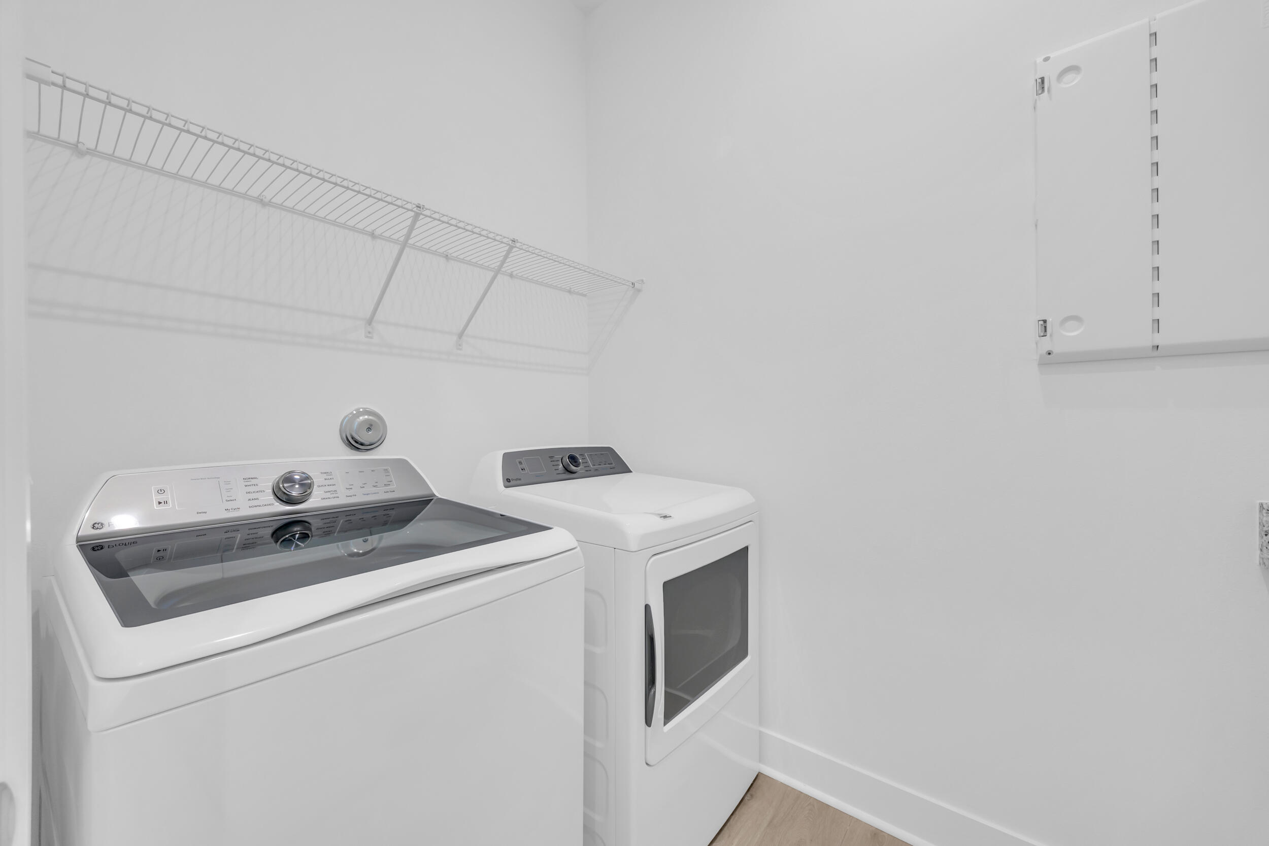 7155 Southeast Amalfi Lane Stuart, FL 34997 - Photo 28 of 41 Laundry Room