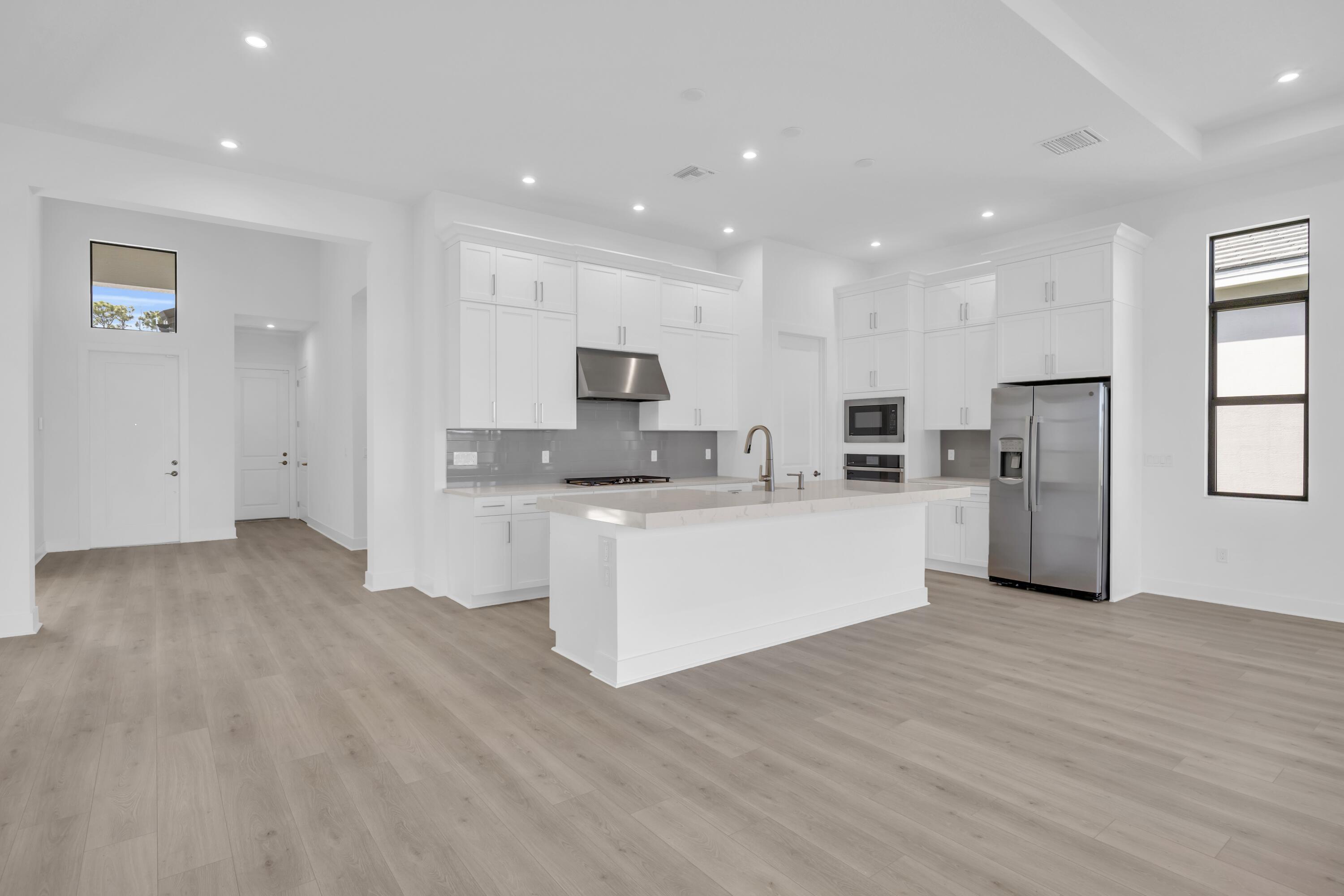 7155 Southeast Amalfi Lane Stuart, FL 34997 - Photo 3 of 41 Kitchen