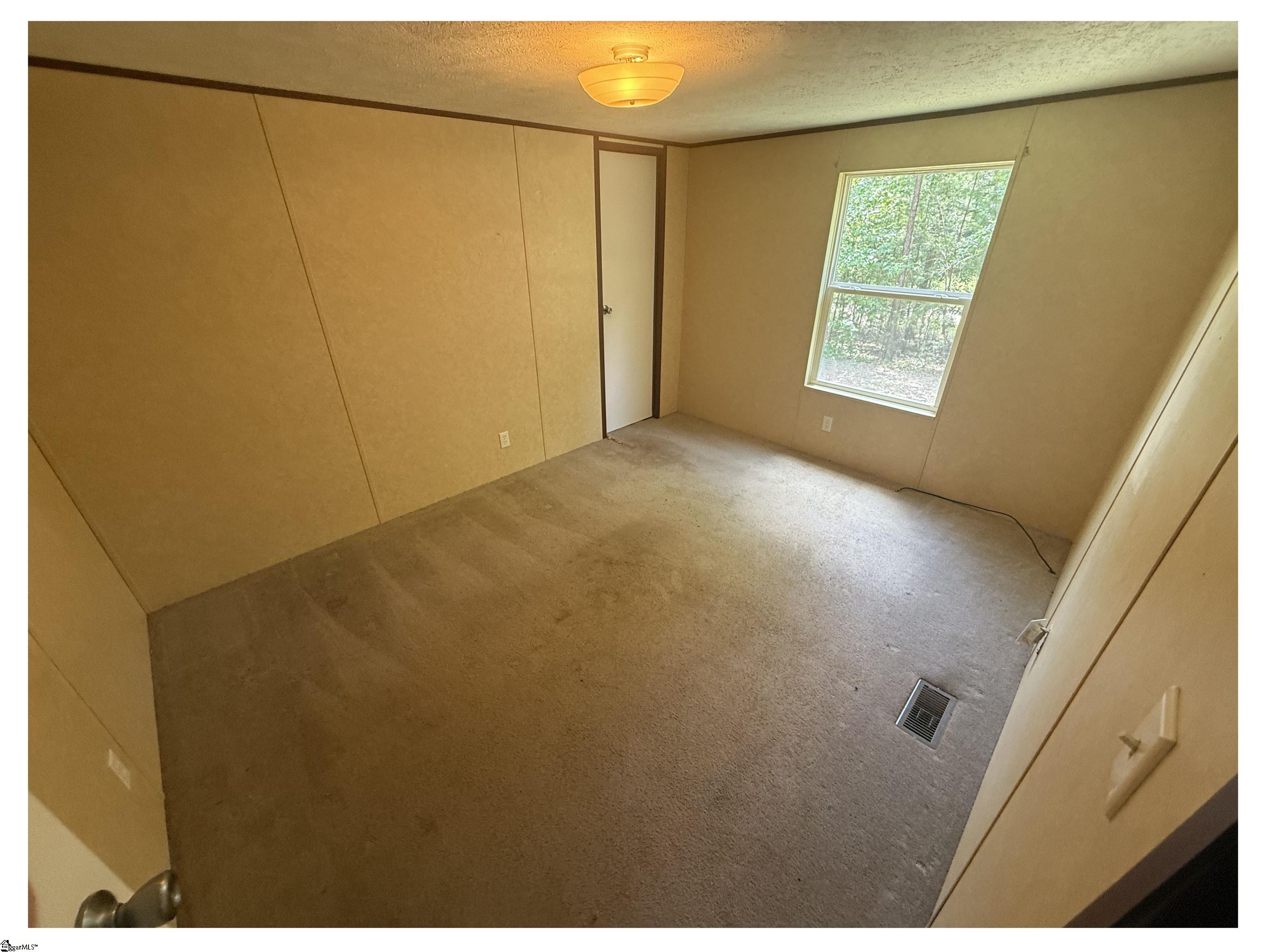 680 Peanut Road Woodruff, SC 29388 - Photo 14 of 25
