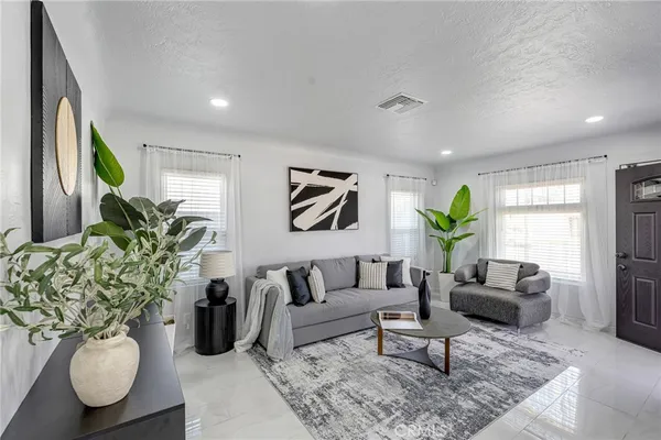 $1,049,000 | 1381 West Summerland Avenue, San Pedro, CA 90732