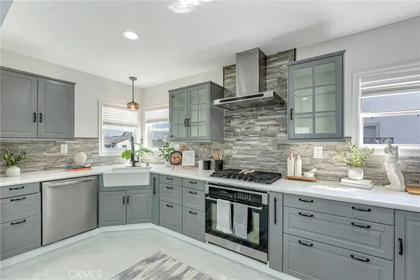 $1,049,000 | 1381 West Summerland Avenue, San Pedro, CA 90732