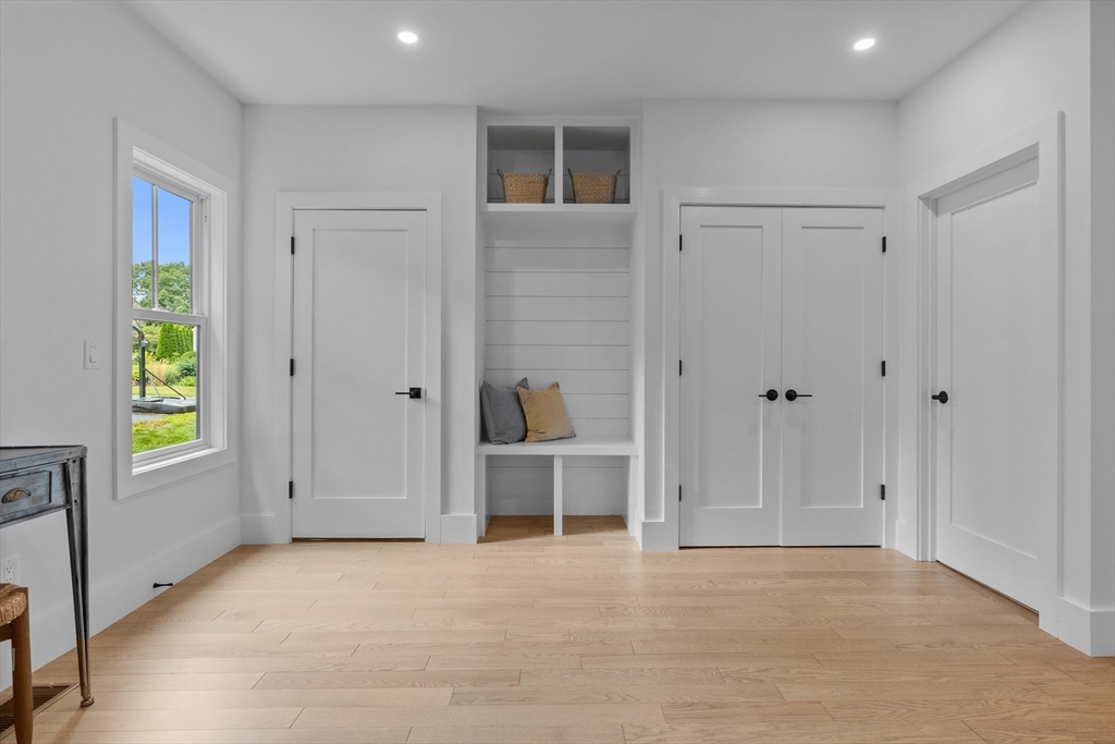 33 Smith Road Hingham, MA 02043 - Photo 11 of 37