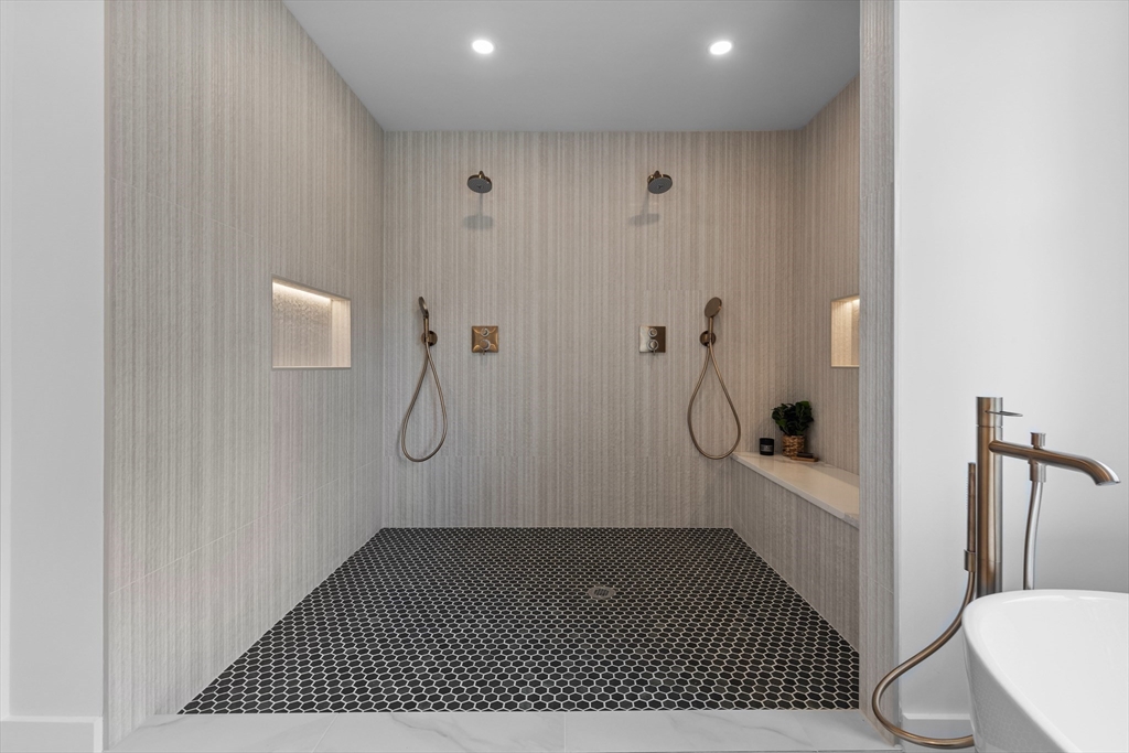 33 Smith Road Hingham, MA 02043 - Photo 22 of 37