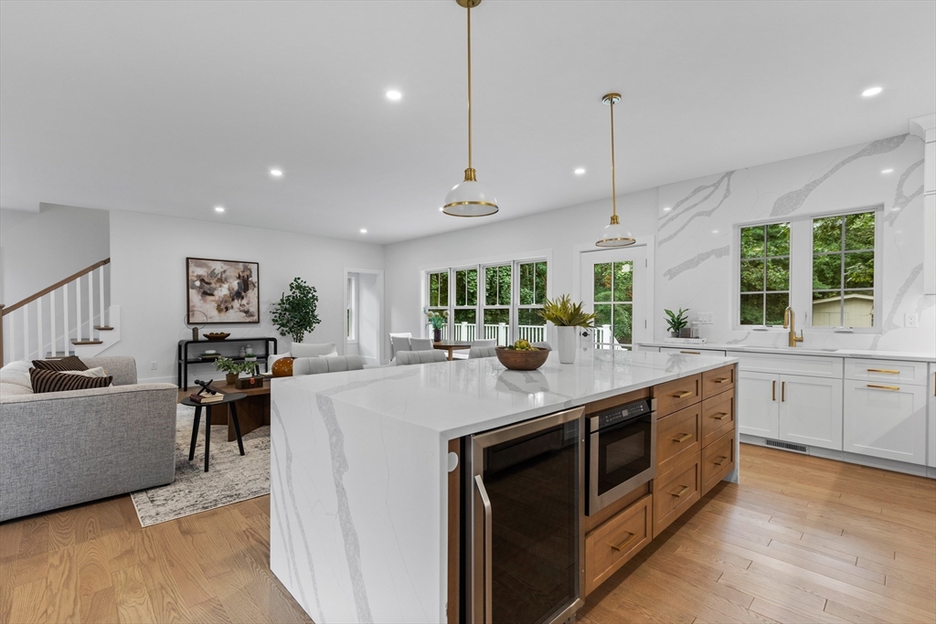 33 Smith Road Hingham, MA 02043 - Photo 5 of 37