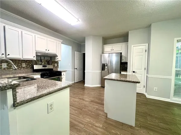 $2,400 | 652 Overlook Wood Way Northwest, Lawrenceville, GA 30043