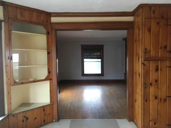$315,000 | 659 Crescent Street Northeast, Grand Rapids, MI 49503