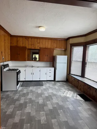 $315,000 | 659 Crescent Street Northeast, Grand Rapids, MI 49503