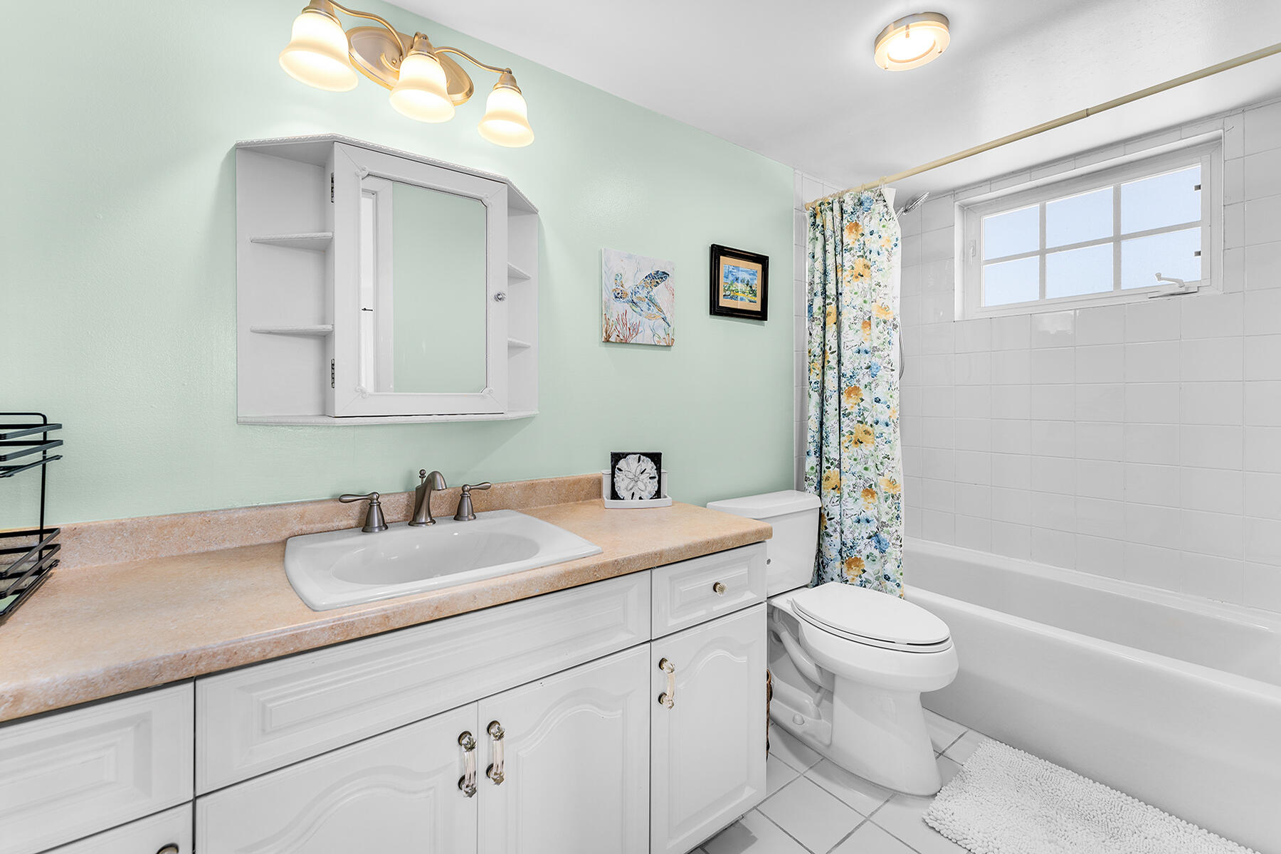81 Mutiny Place Key Largo, FL 33037 - Photo 42 of 93 Ensuite guest bath