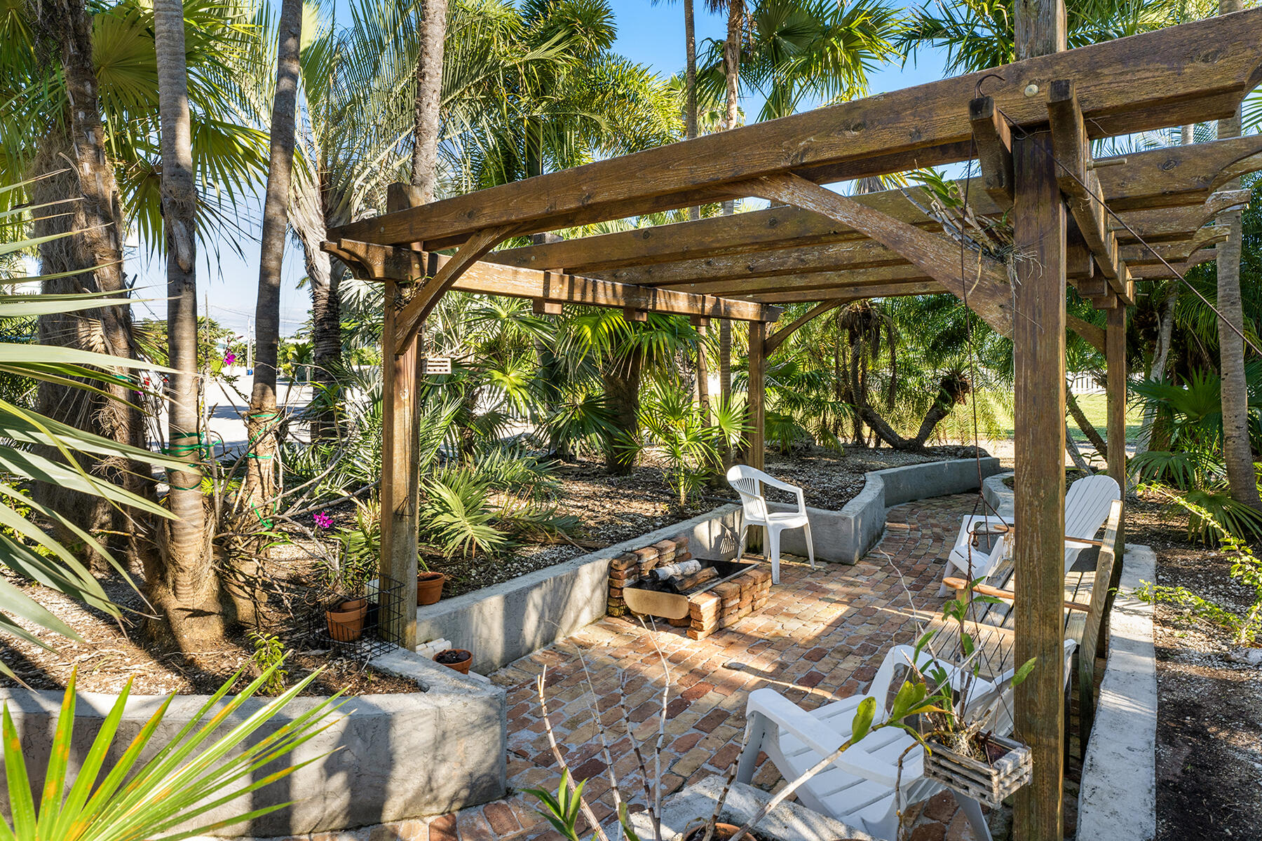 81 Mutiny Place Key Largo, FL 33037 - Photo 52 of 93 Chicago brick paved "zen garden"