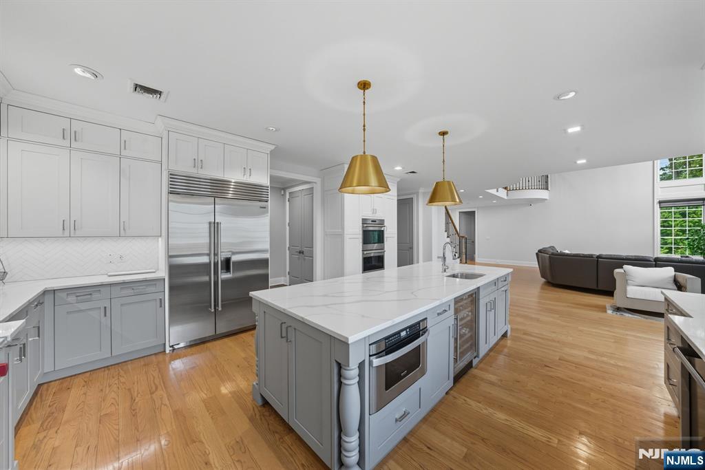 146 Stuart Street Paramus, NJ 07652 - Photo 10 of 45