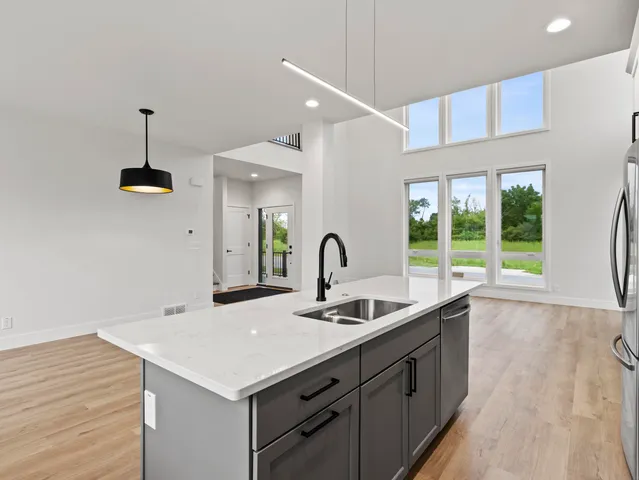 $749,900 | 4192 Lk Vista Boulevard, Oak Creek, WI 53154