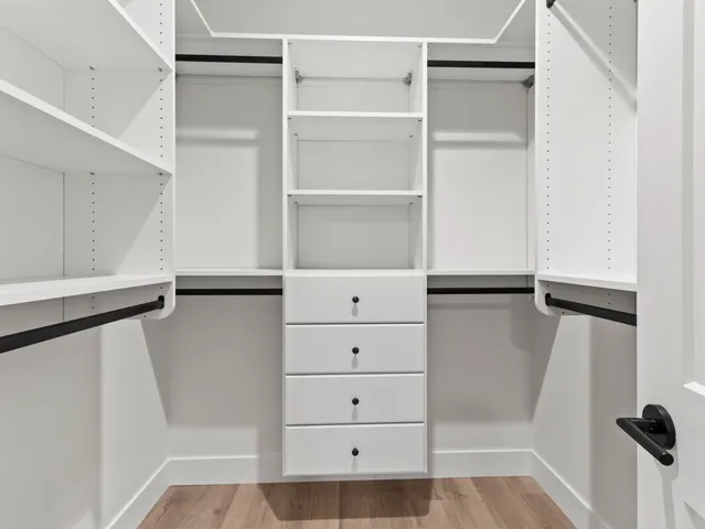 $749,900 | 4192 Lk Vista Boulevard, Oak Creek, WI 53154