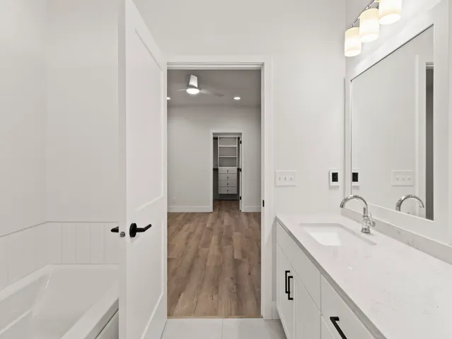 $749,900 | 4192 Lk Vista Boulevard, Oak Creek, WI 53154