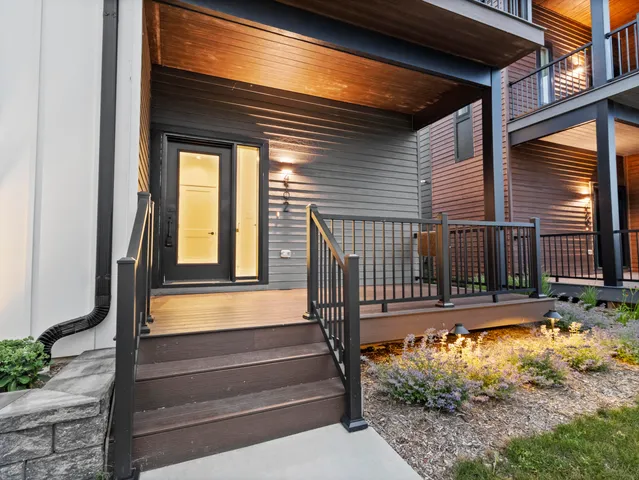 $749,900 | 4192 Lk Vista Boulevard, Oak Creek, WI 53154