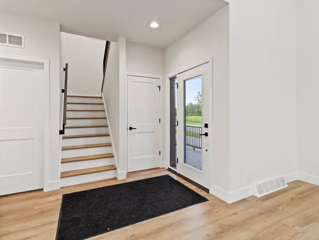 $749,900 | 4192 Lk Vista Boulevard, Oak Creek, WI 53154