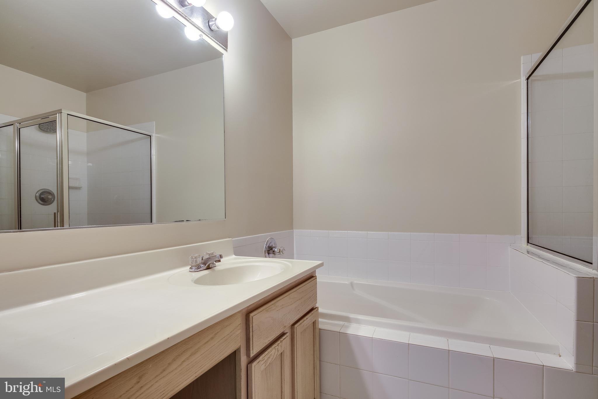 6347 Wind Rider Way Columbia, MD 21045 - Photo 14 of 36 LARGE PRIMARY BATH