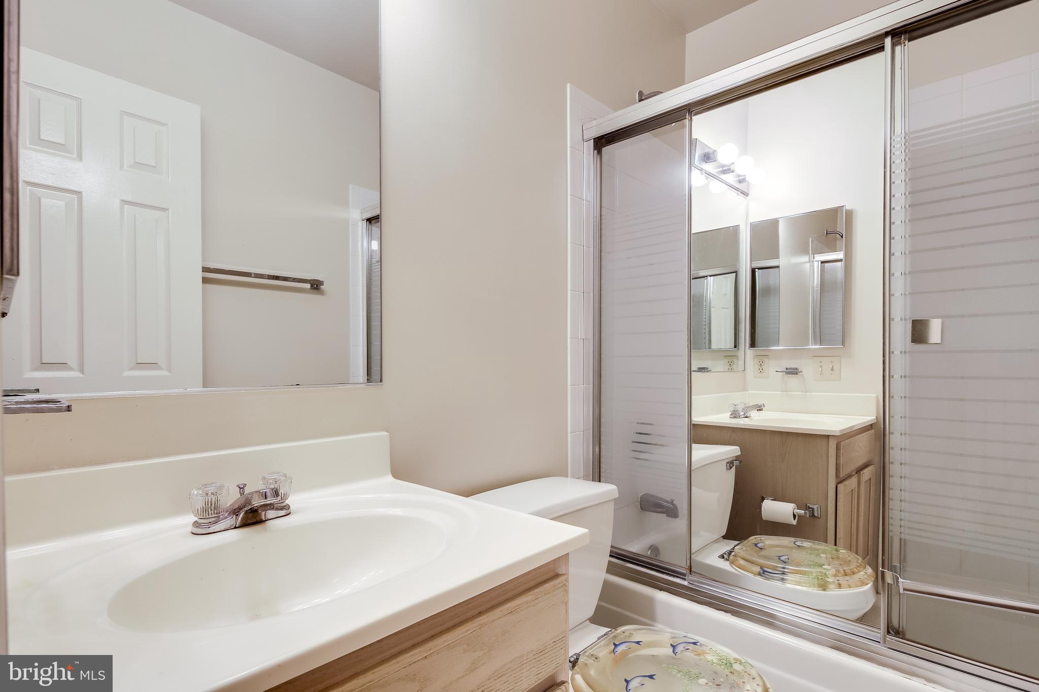 6347 Wind Rider Way Columbia, MD 21045 - Photo 19 of 36 SECOND LEVEL FULL BATH