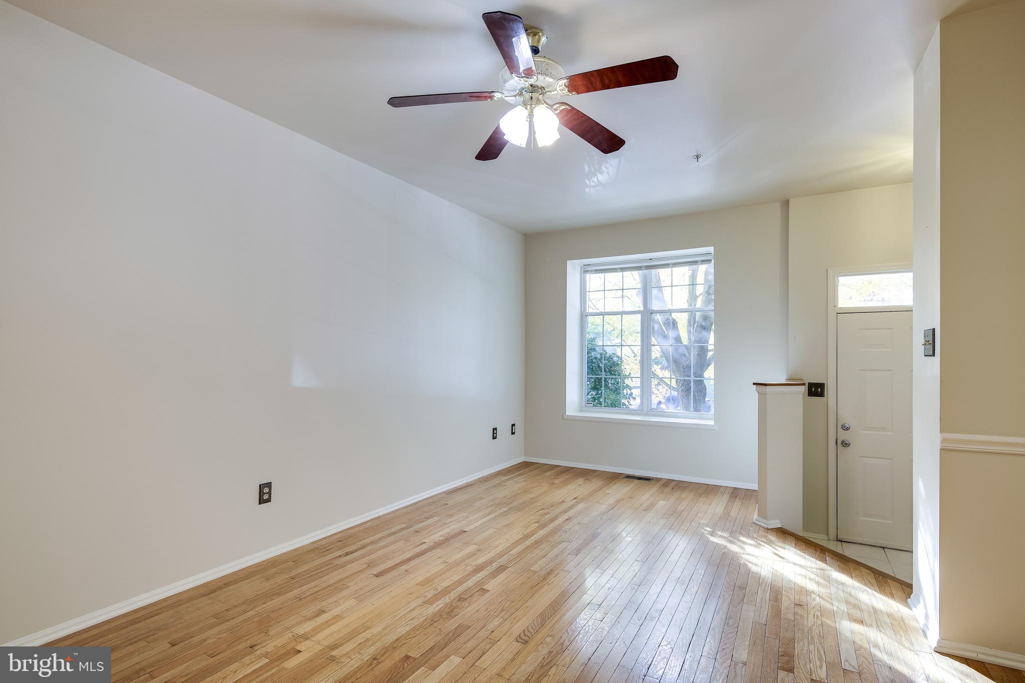 6347 Wind Rider Way Columbia, MD 21045 - Photo 5 of 36 LIVING ROOM