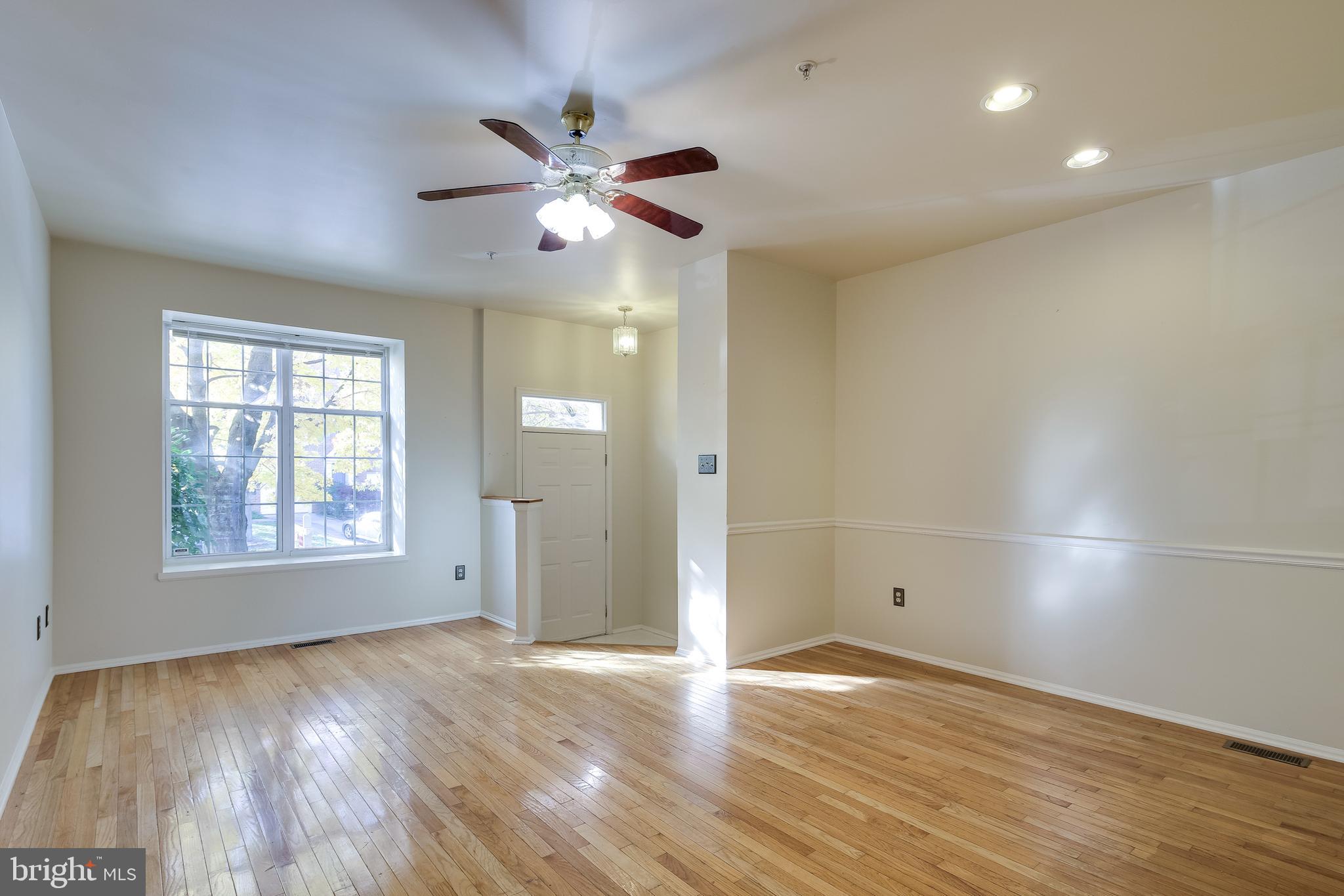 6347 Wind Rider Way Columbia, MD 21045 - Photo 6 of 36 LIVING ROOM
