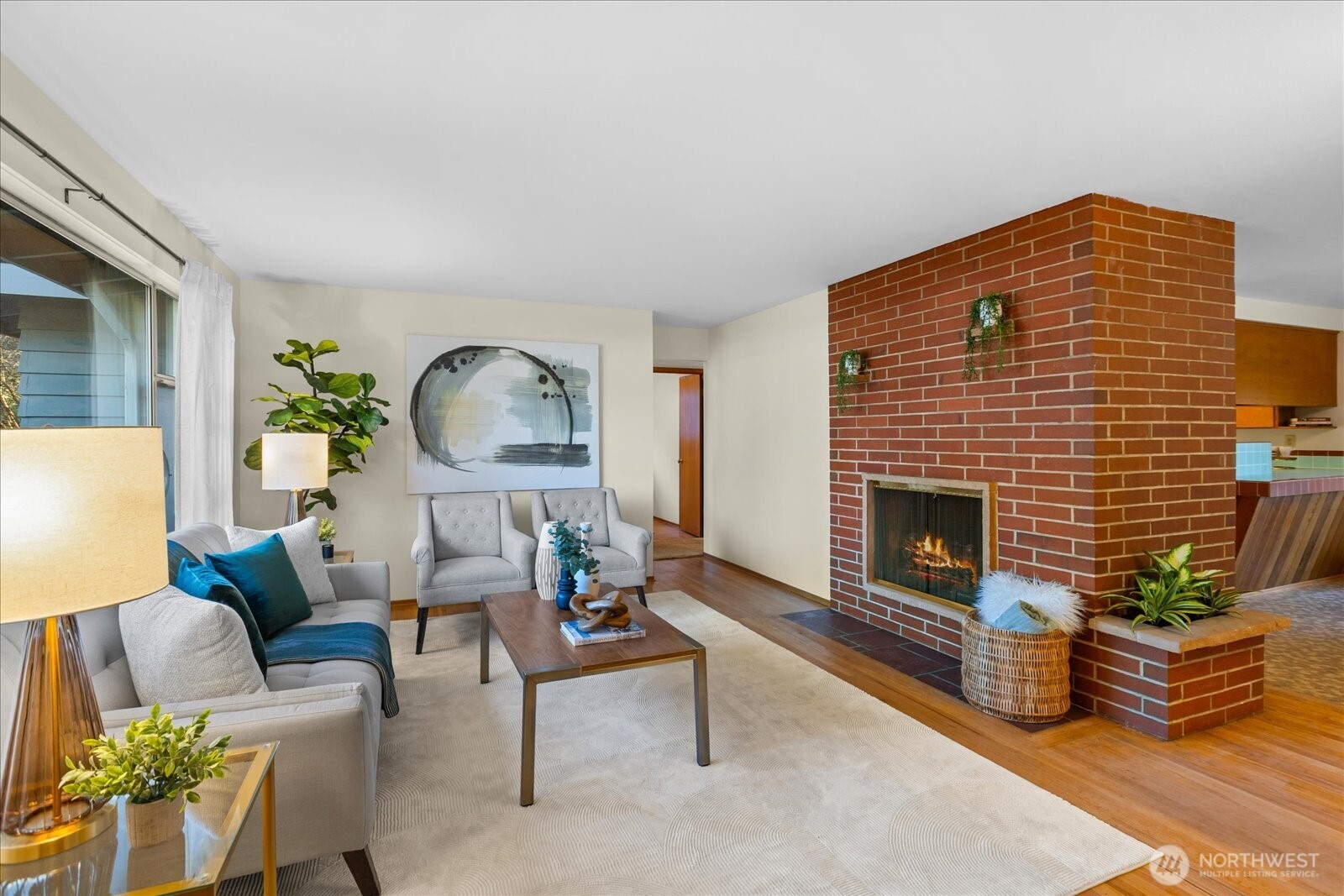 323 Northwest 202nd Street Shoreline, WA 98177 - Photo 3 of 31