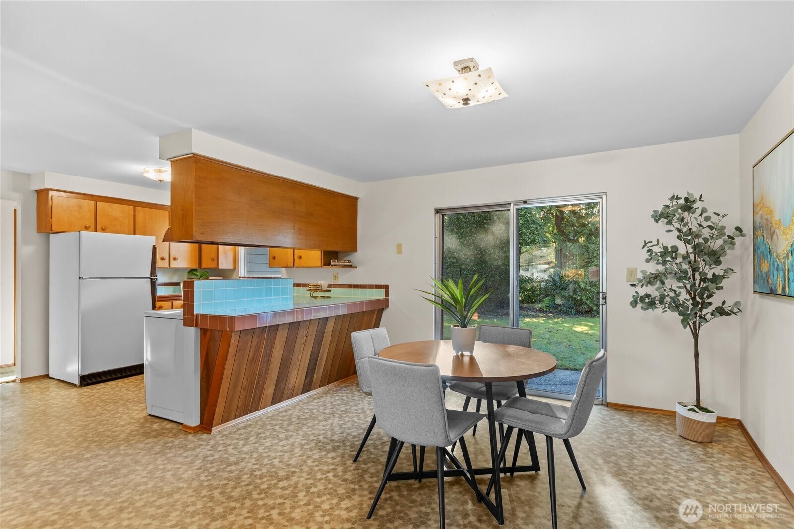 323 Northwest 202nd Street Shoreline, WA 98177 - Photo 8 of 31