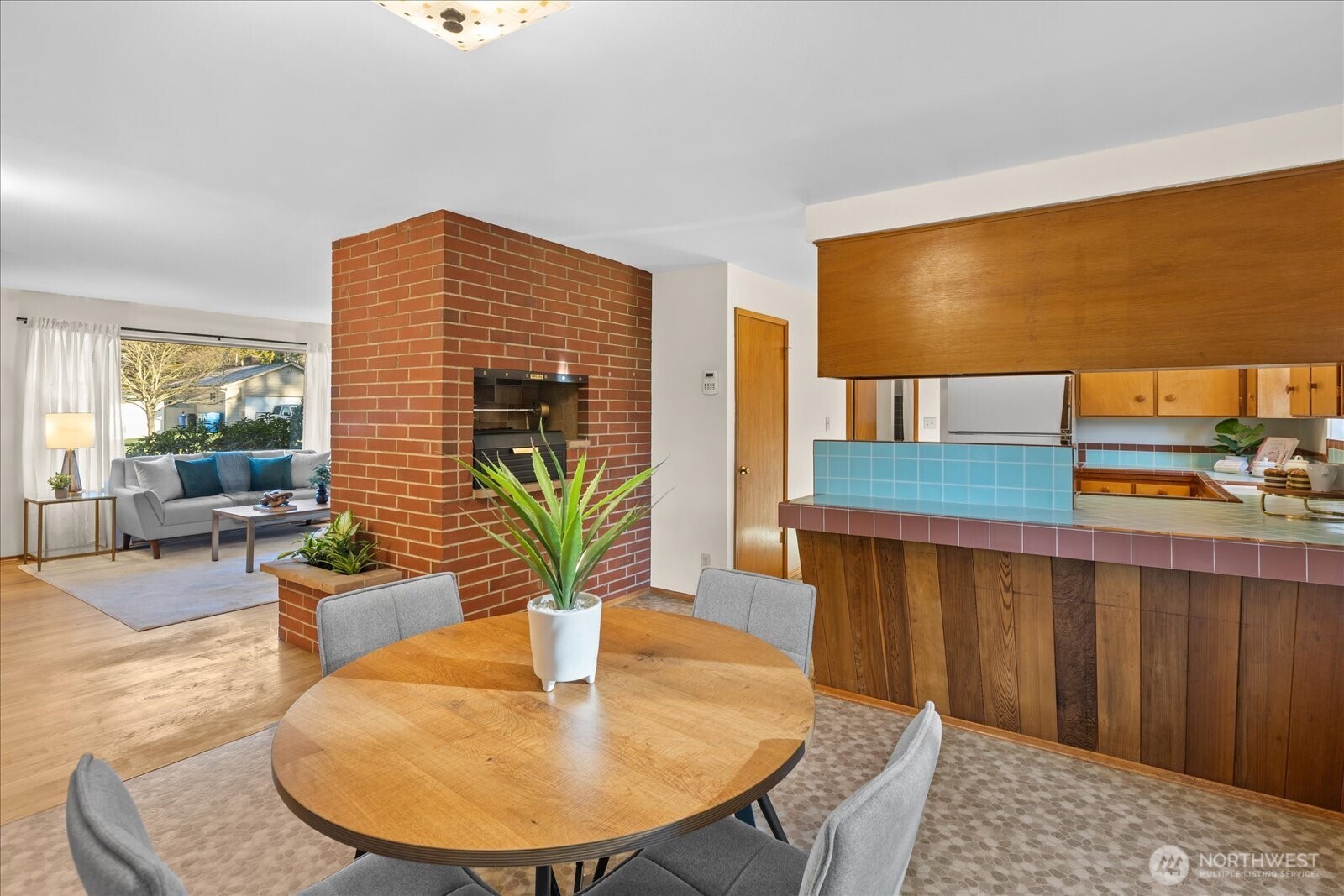 323 Northwest 202nd Street Shoreline, WA 98177 - Photo 10 of 31