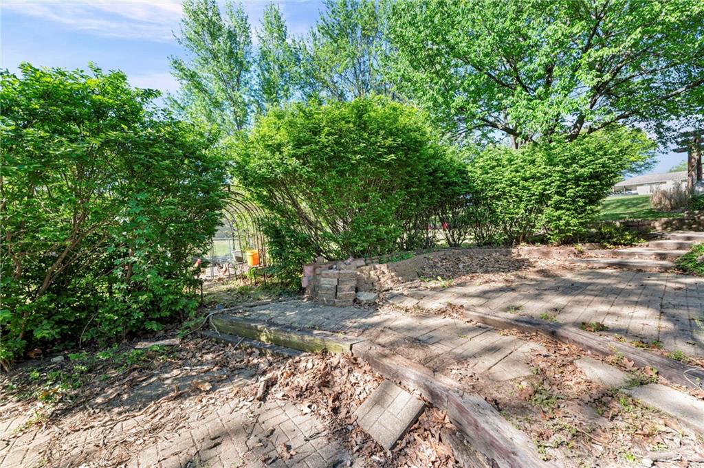 17307 East Courtney Atherton Road Independence, MO 64058 - Photo 22 of 86