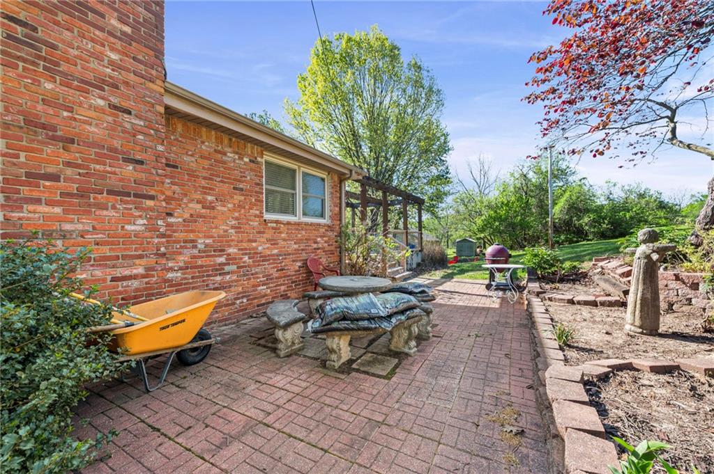 17307 East Courtney Atherton Road Independence, MO 64058 - Photo 10 of 86