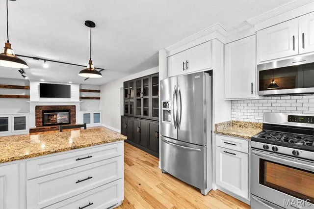 $300,000 | 313 Big Bend Boulevard, Swansea, IL 62226