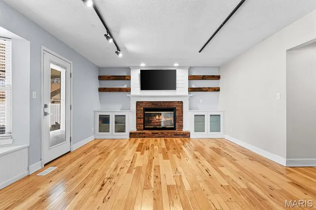 $300,000 | 313 Big Bend Boulevard, Swansea, IL 62226