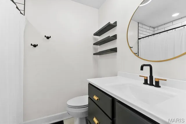 $300,000 | 313 Big Bend Boulevard, Swansea, IL 62226