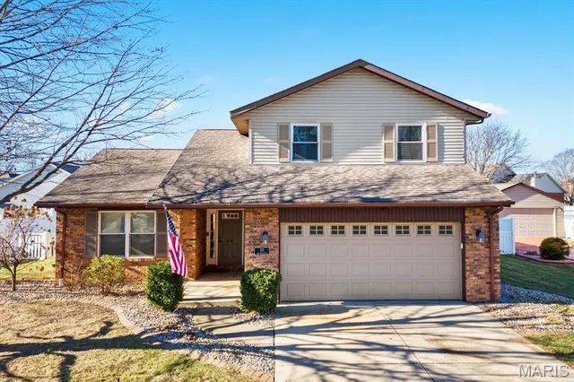 $300,000 | 313 Big Bend Boulevard, Swansea, IL 62226