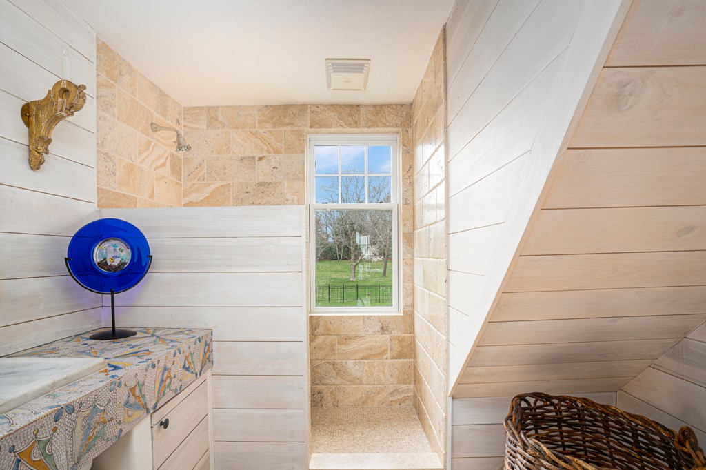 256 East Shore Road Jamestown, RI 02835 - Photo 11 of 40 SECOND FLOOR MASTER BATHROOM