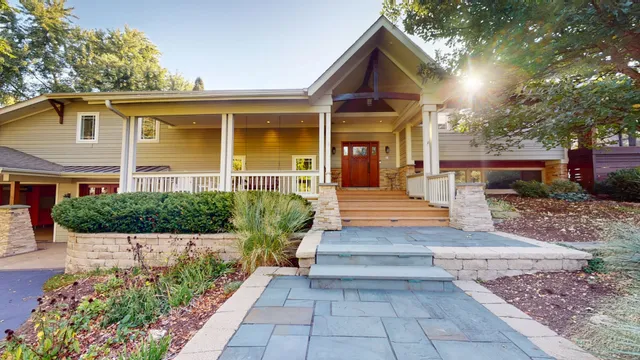 $750,000 | 3S791 Terrace Drive, North Aurora, IL 60542