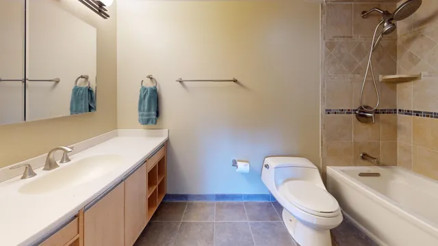 $750,000 | 3S791 Terrace Drive, North Aurora, IL 60542