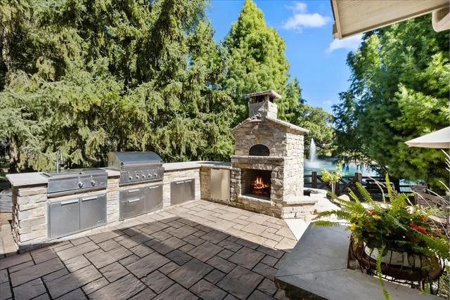 $750,000 | 3S791 Terrace Drive, North Aurora, IL 60542