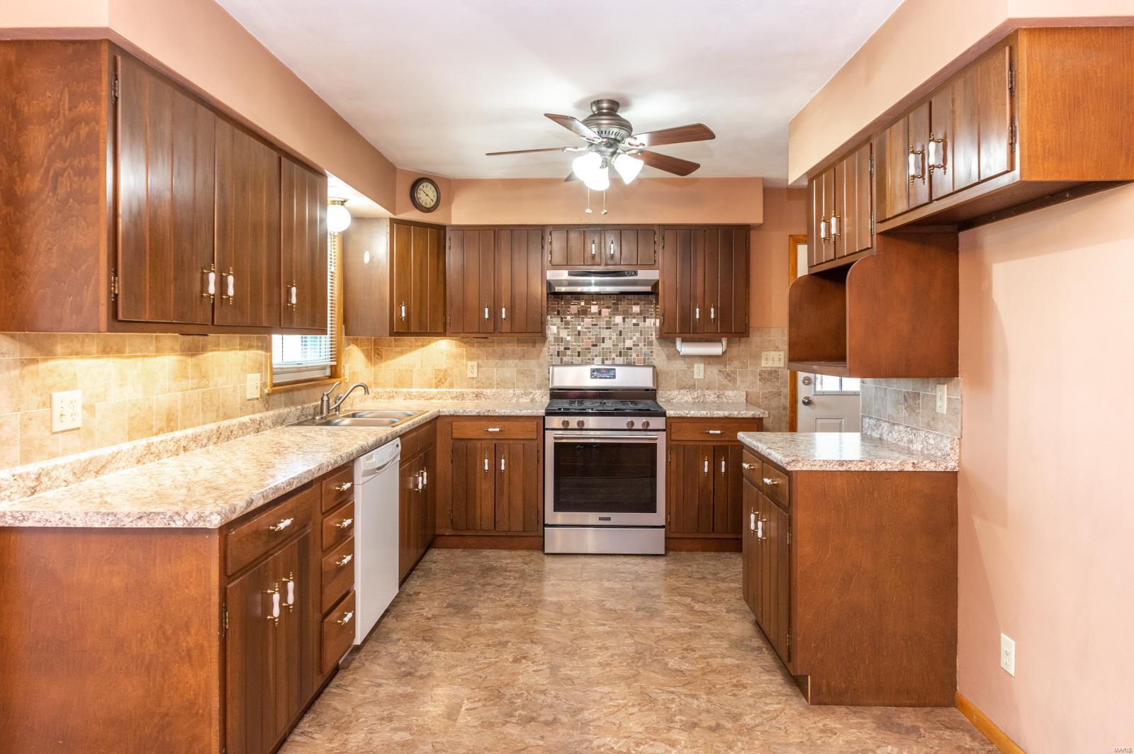 7461 Old Moro Road Moro, IL 62067 - Photo 5 of 27