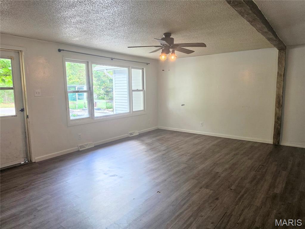 661 Parkside Street Hillsboro, IL 62049 - Photo 5 of 21 Gallery Image 5