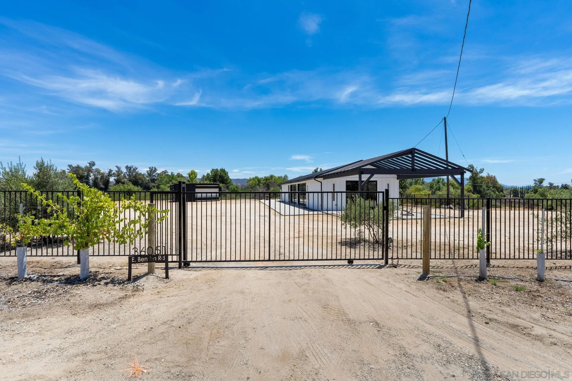 36051 East Benton Road, Unit 1 Temecula, CA 92592 - Photo 38 of 42